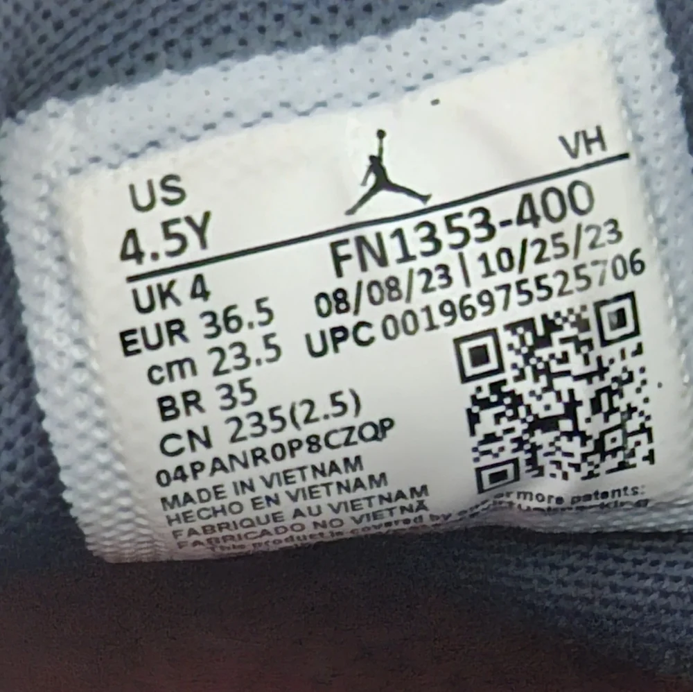 Jordan 1 Kids Mid SE Take Flight Gold Swoosh  Sneaker 4.5Y - Picture 13 of 15